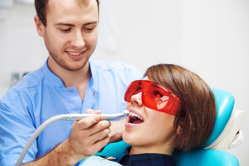 Cosmetic dentures Cosmetic dentures